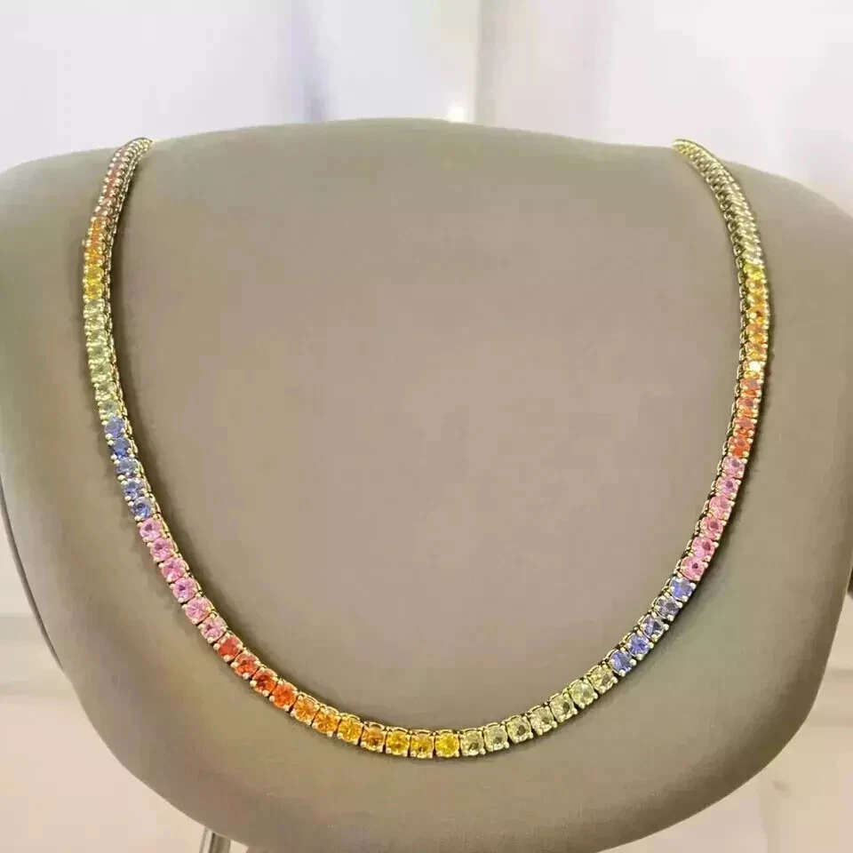 Collar tenis arco iris zafiro creado en laboratorio de 32 quilates enchapado en oro amarillo de 14 quilates Foto 3 de 4