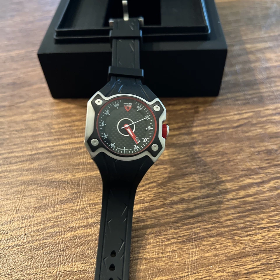 Ducati Corse Quartz Movement Men’s Watch Swiss Made CW0019 Stainless Steel - Image 4 of 4