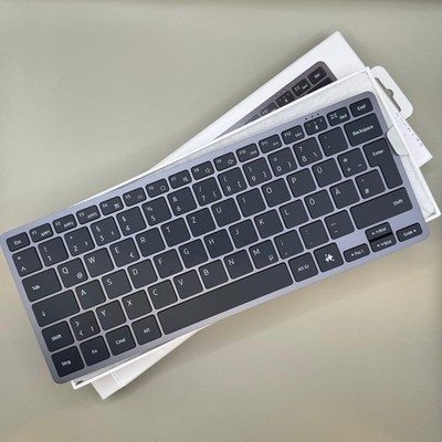 (DEUTSCHES QWERTZ) Original Samsung Smart Keyboard Slim Aluminium Design AI Key