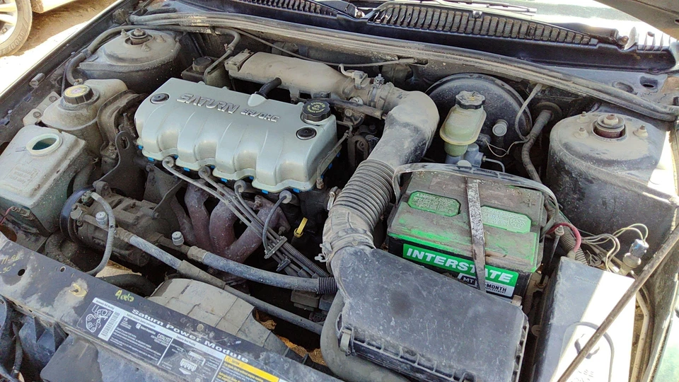 Conjunto de cuello de llenado de combustible Saturn Sl1 1996 1997 con tapa de gasolina OEM 21011507 Foto 2 de 4