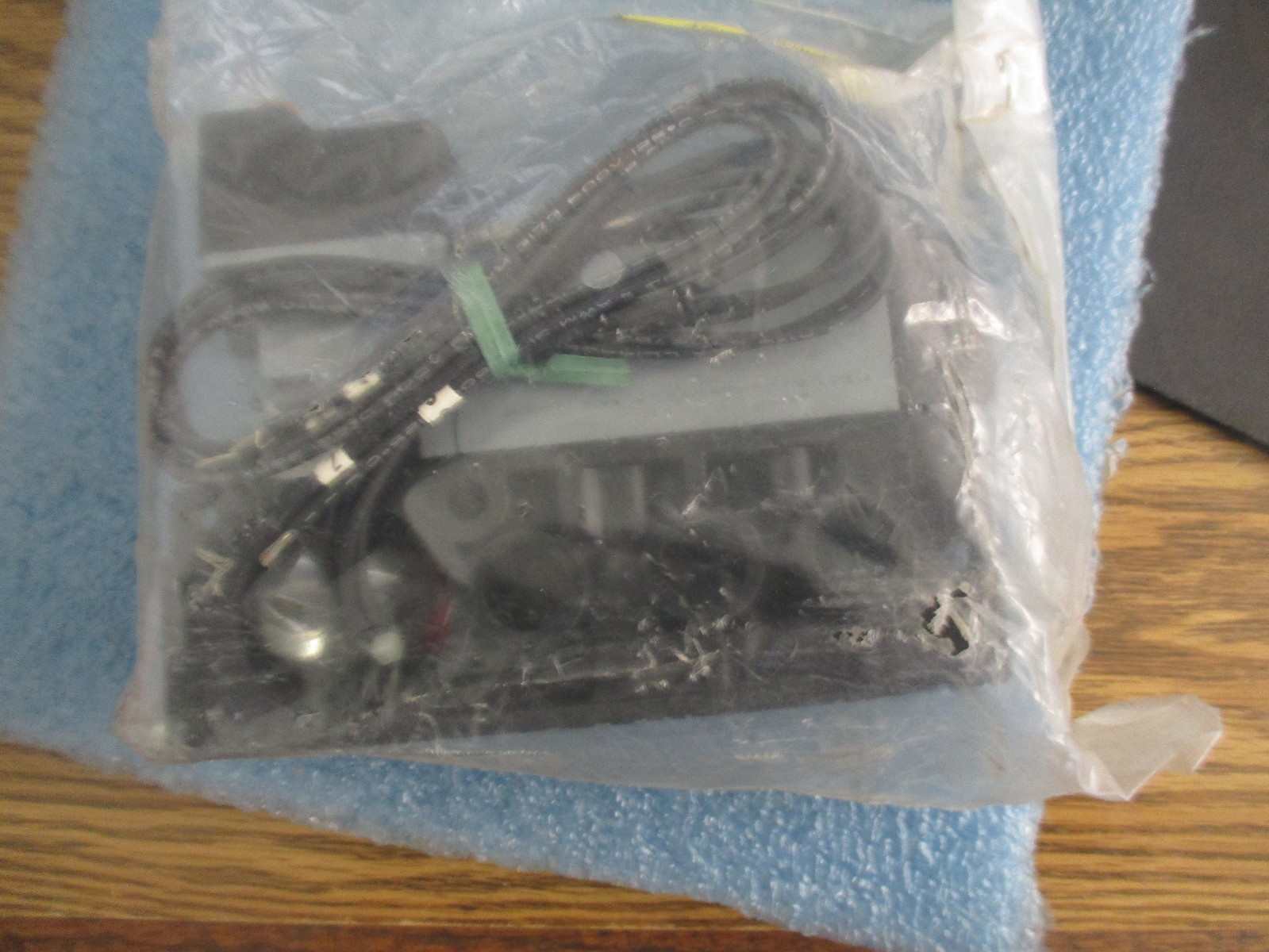 Parker ModelL AL11323LGN4900B Valve. New Old Stock
