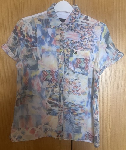 Rare Vintage “ FRED PERRY “ AMY WINEHOUSE ❤️ Multi Coloured Feature Shirt Size 8