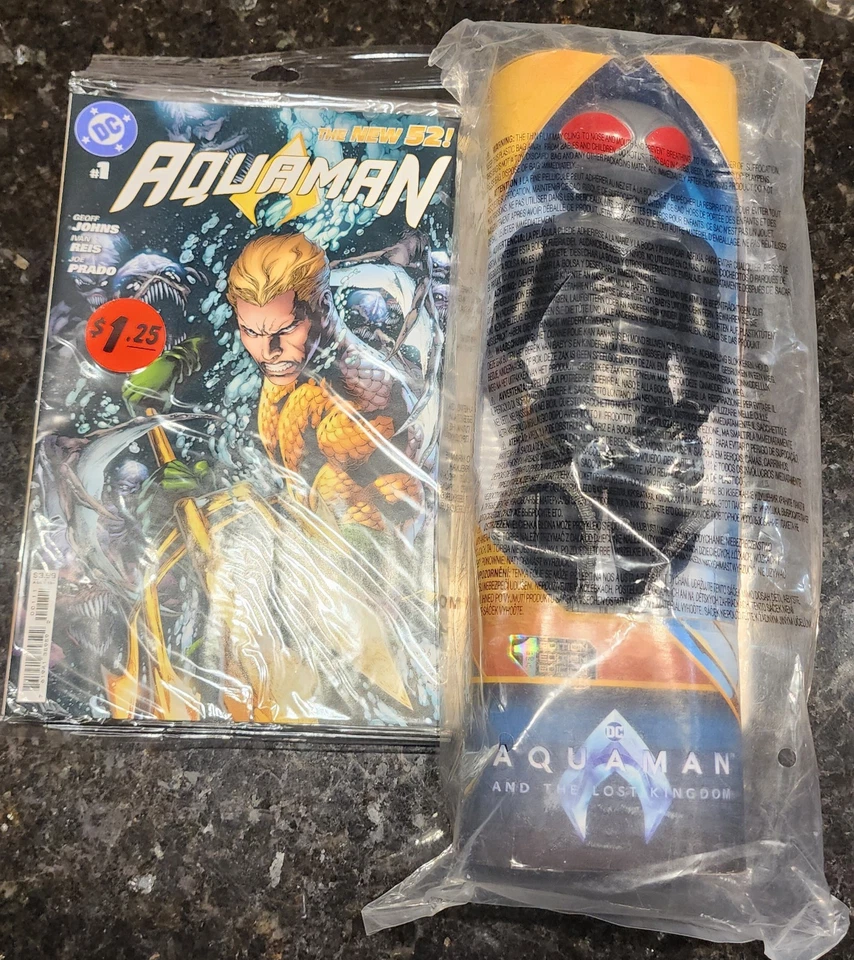 NUEVO Combo DC Comic The 52 AQUAMAN #1 & 12" MANTIS NEGRA Posable Figura de ACCIÓN  Foto 4 de 4