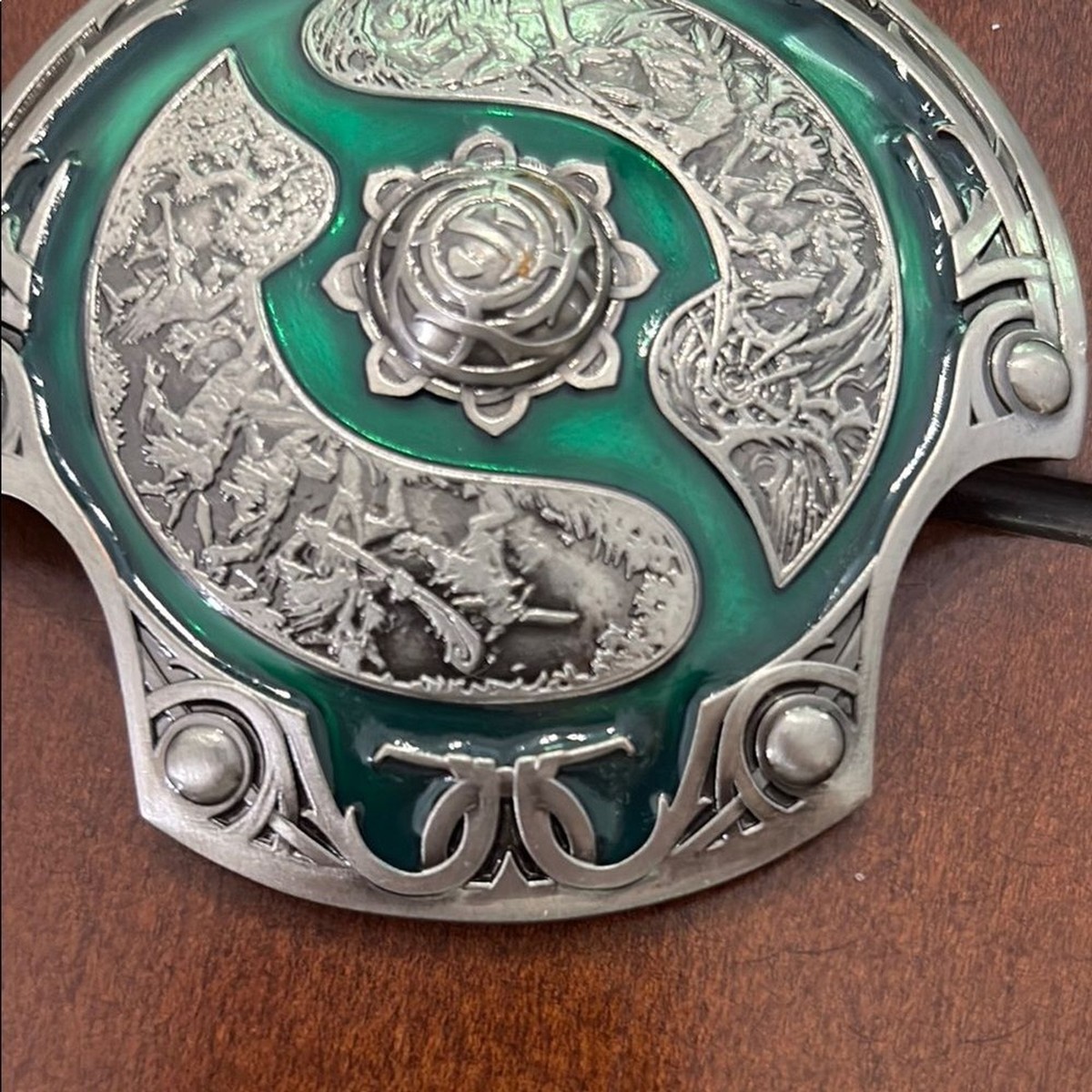 非売品Dota2 TI 2018 Collector's Aegis-Green My 2018 Aegis replica arrived today with a tilted label