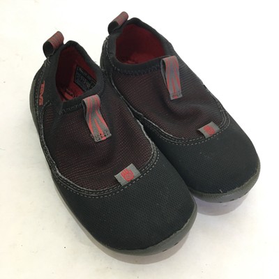 teva toddler water shoes