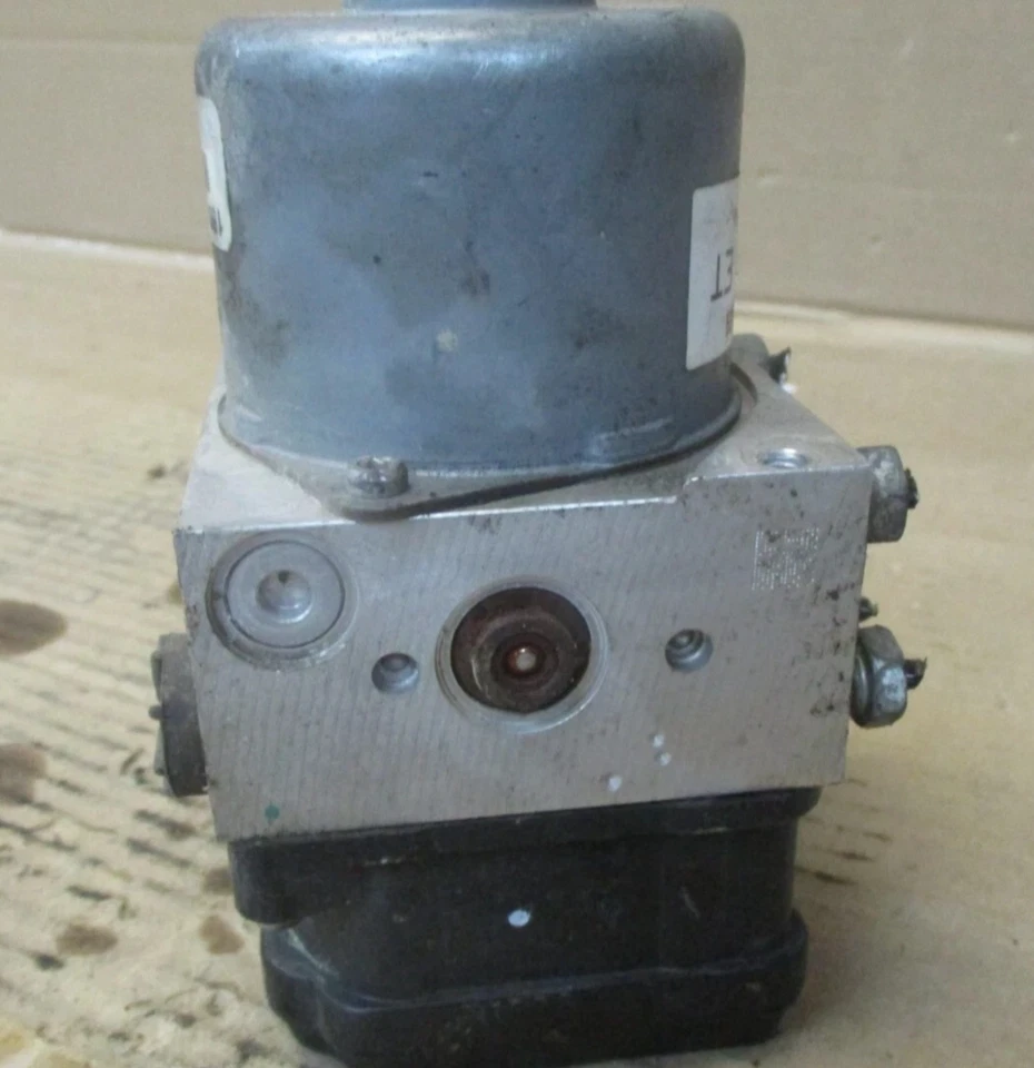 2005-2006 Chevy Cobalt ABS Anti-Lock Brake Pump Assembly OEM Foto 3 de 4