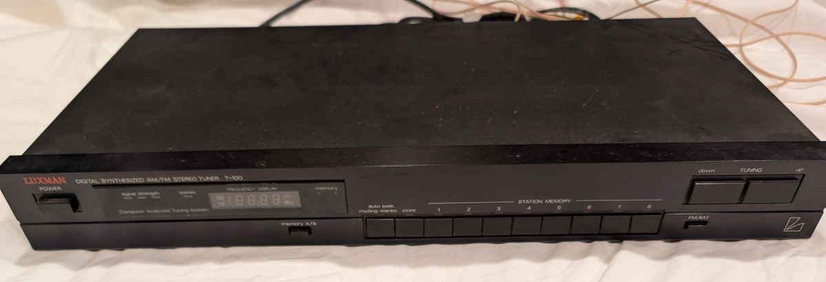 Luxman T-100 Am / FM Stereo Digital Tuner Working T100 for sale