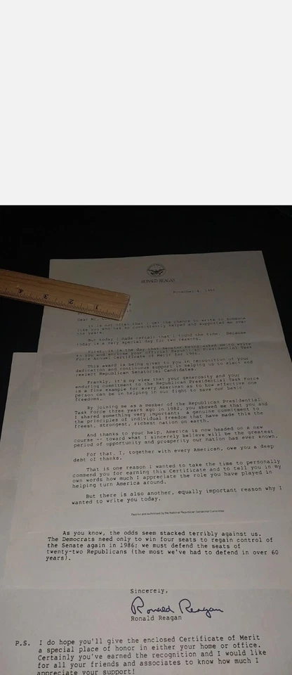 Carpeta de cartas de Ronald Reagan en papelería de la Casa Blanca y autógrafo Foto 4 de 4