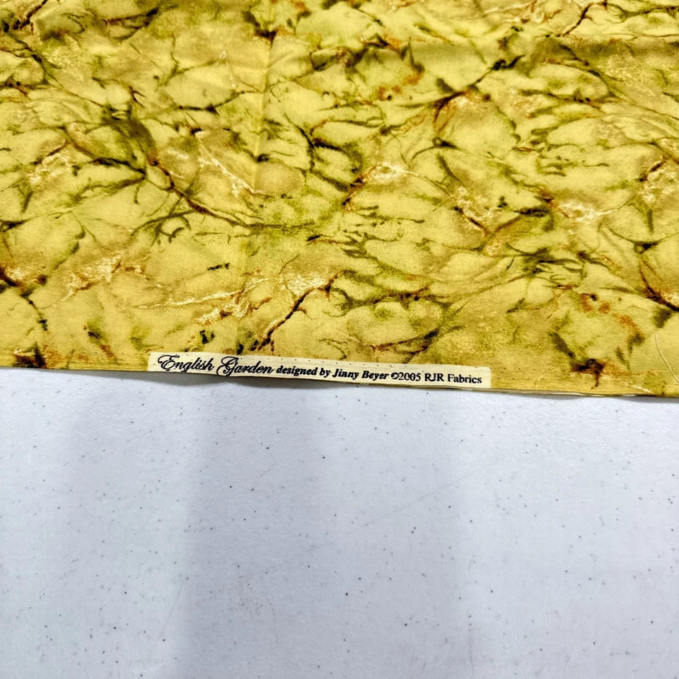 RJR JINNY BEYER BATIK ACOLCHADO TELA ALGODÓN INGLÉS JARDÍN AMARILLO 43X46 1,2 años Foto 3 de 4