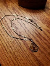 Antico ciondolo e catenina in granato 