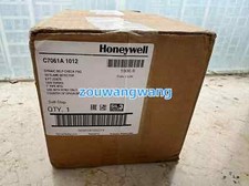 New In Box Honeywell C7061A1012 UV Detection Flame Detector