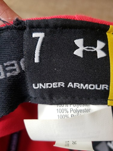 Red/Black Under Armour Fitted Hat Cap Size 7 - Picture 8 of 8