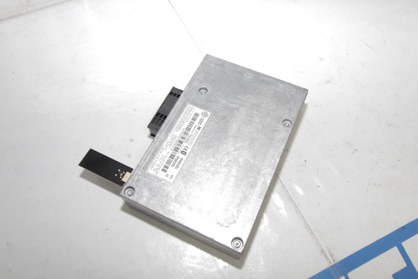 08-13 AUDI R8 4.2L V8 OEM CHASSIS BRAIN BOX 8P0862335L METAL PLASTIC CONNECTOR