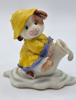Mary s Moo Moos   When It Rains It Pours   Ceramic Figurine  1997