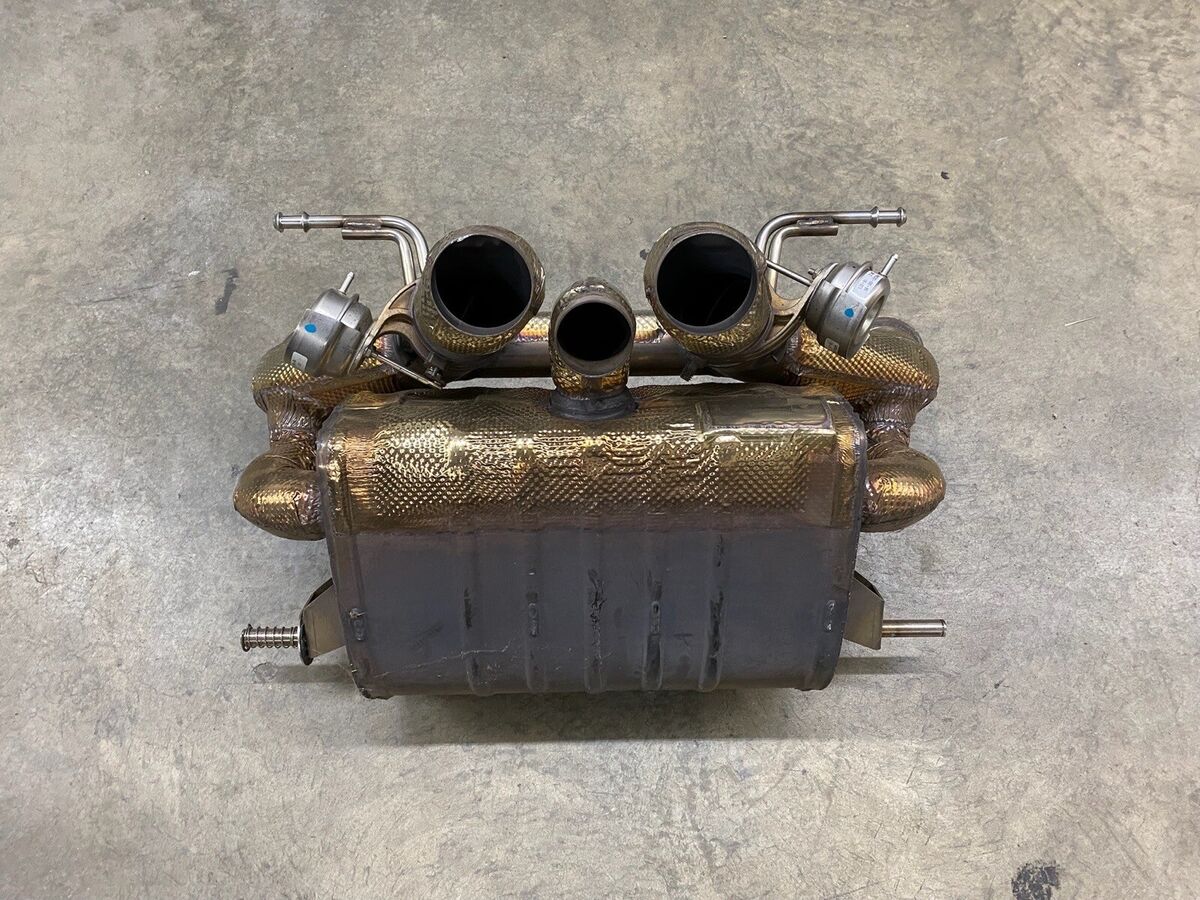 2019-2021 Lamborghini Aventador S LP740-4 Exhaust Box 2019-2021 Lamborghini Aventador S LP740-4 Exhaust Box