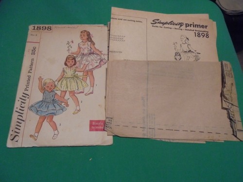 Vestido y calzoncillos de colección década de 1950 patrón de costura simplicidad 1898 para niñas talla 6 - Imagen 3 de 3