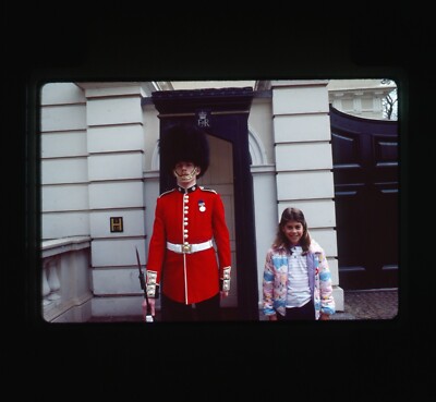 1984 London Queen Royal Guard Photo Stunning Capture 35mm Slide Transparency 10