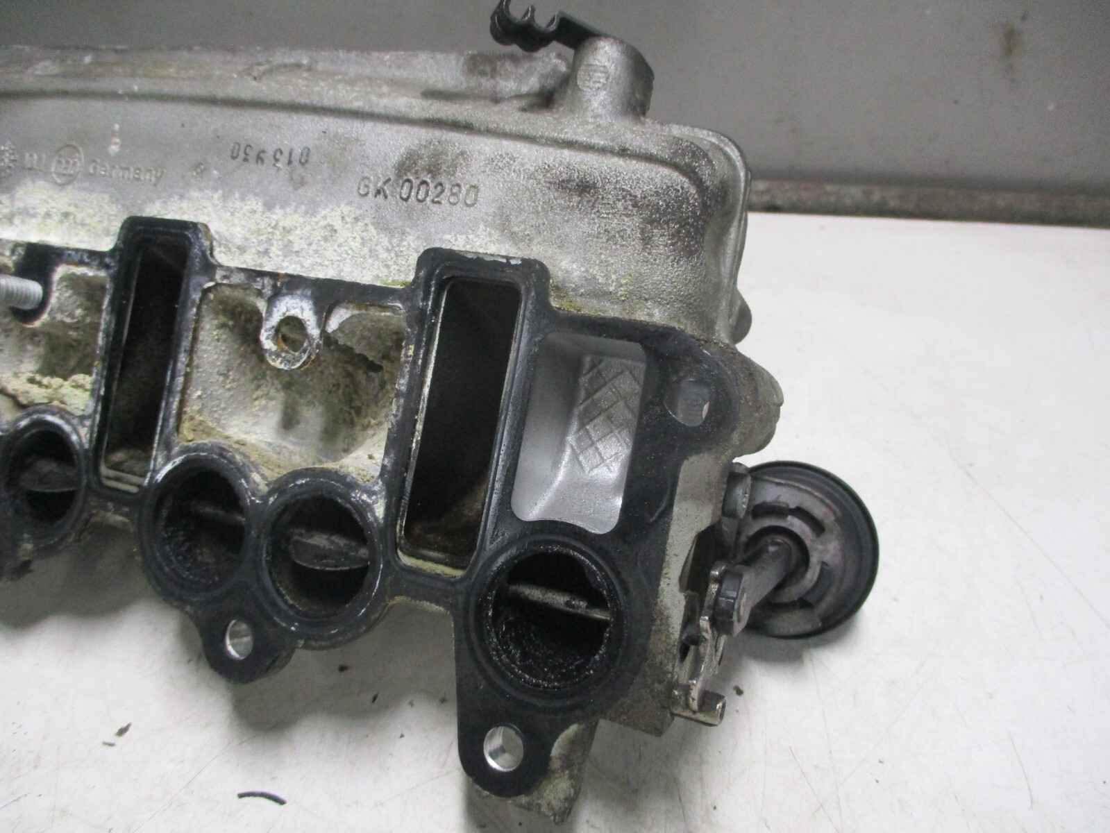 Audi A4 B7 Intake Manifold 03G129713H Actuator BRE 1968cc TDi 2006 ST33