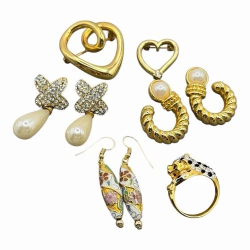 Vintage 80s 90s Chic Estate Mixed Costume Jewelry Lot Bold Gold Tone