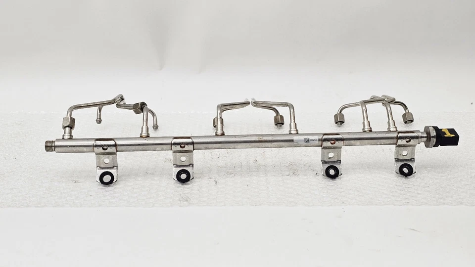 BMW F10 535i 2011-2016 motor N55 de 3,0 L línea de riel inyector de combustible de alta presión OEM Foto 2 de 4