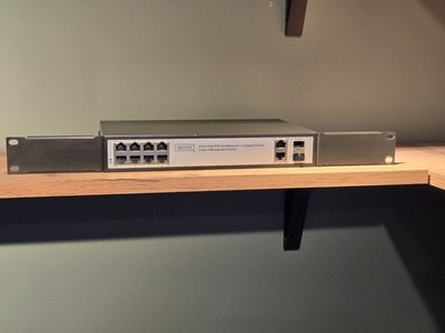 Digitus DN-95301 8 Port PoE Managed Switch 2x Gigabit Combo Rack 19''