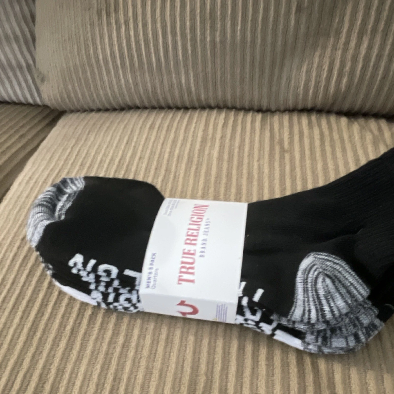 True Religion Mens quarter, Cut Ankle Socks Black Gray White Polyester Spandex