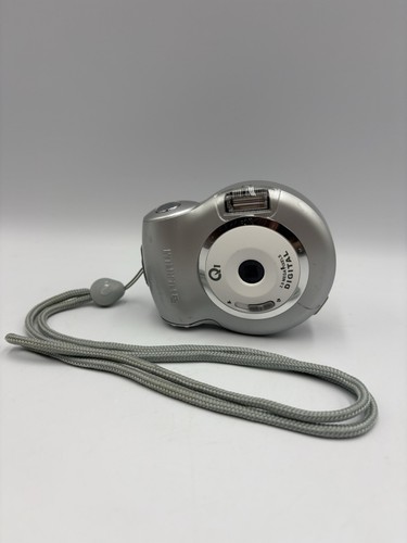 Fujifilm Q1 2.0MP Silver Digital Camera - TESTED & WORKING - RARE MODEL!