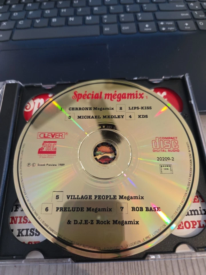 688 - Various – Special Megamix - Cerrone - Confetti's - Village People - BSR Foto 3 de 4