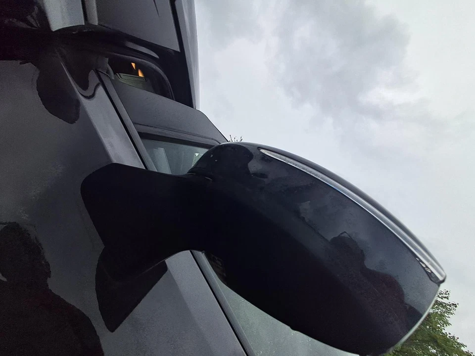 Espejo retrovisor de puerta izquierdo usado se adapta a: Nissan Versa 2021 espejo eléctrico con señal de giro integral Foto 3 de 4