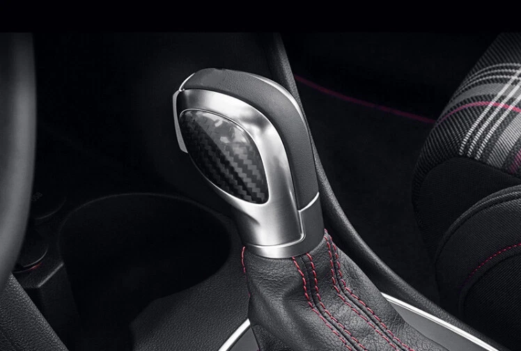 Perilla de cambio de marchas de fibra de carbono real moldura para Volkswagen Tiguan 2017-2021 Foto 2 de 4