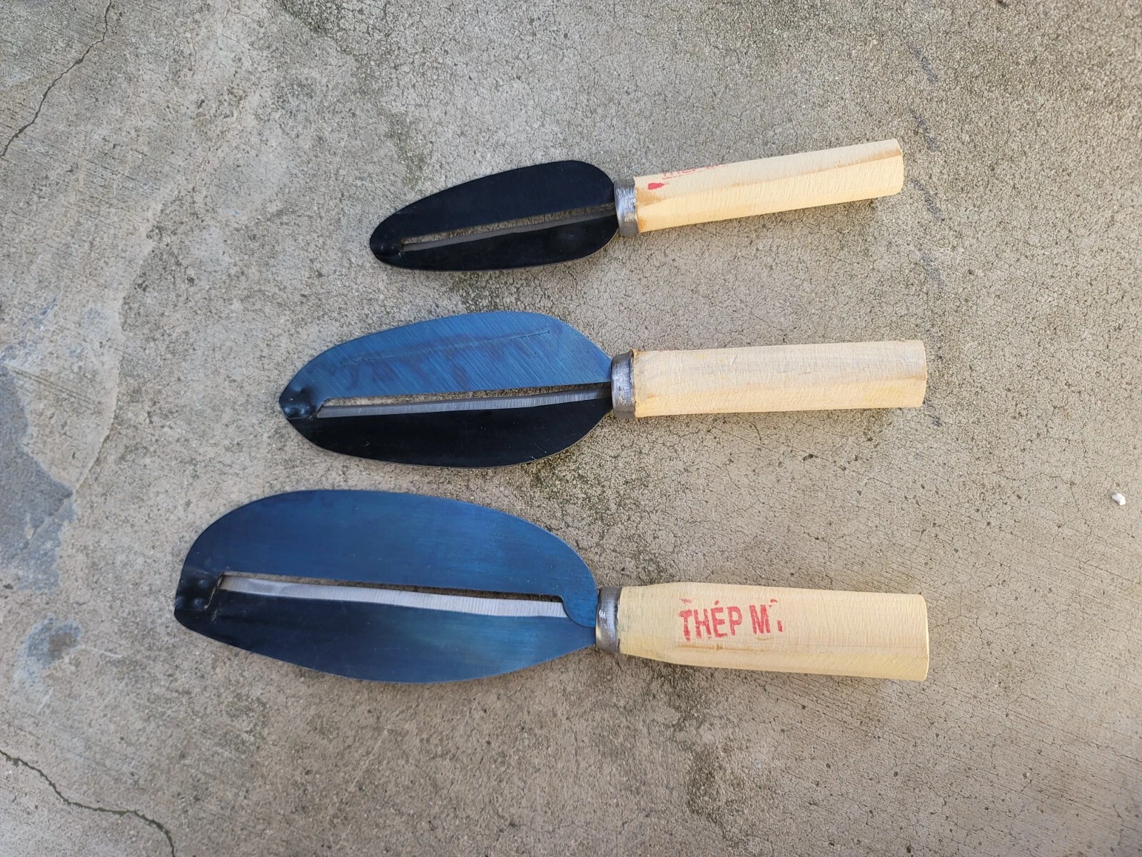 Crude - Set of 3 - Asian Peeler Knife - Sharp Carbon Steel - Small, Medium Large
Opens in a new wind