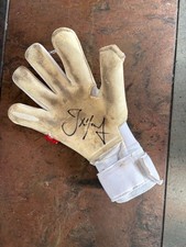 Signed Joe Hart Celtic goalkeeper glove autographed retired celtic legend