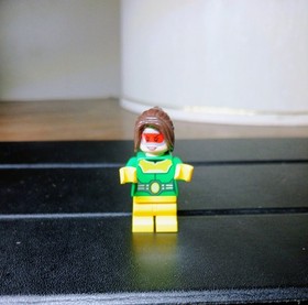 ​LEGO Marvel Super Heroes X-Men Rogue Minifigure - Set 76022 sh103