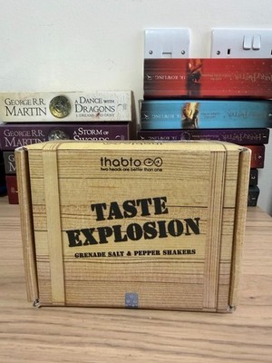 Taste Explosion Granate Salz & Pfefferstreuer 2009 Schwarz Weiß Neu