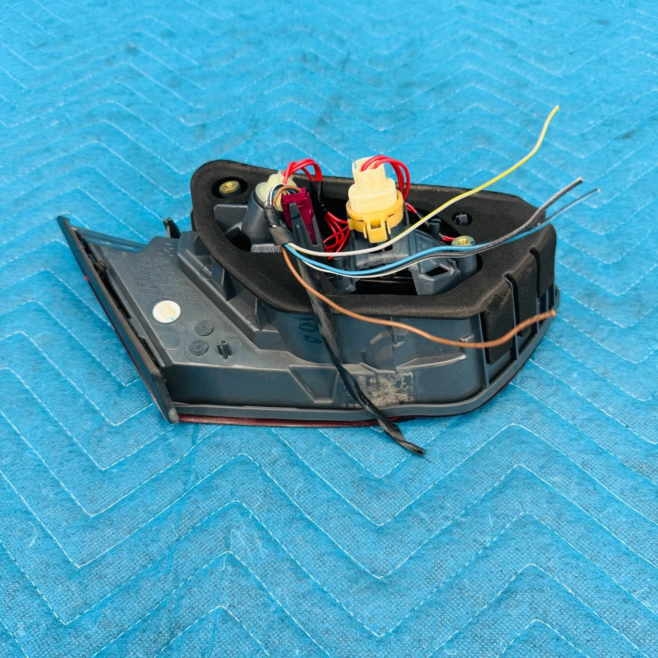 2012–2017 BMW 650i xDrive Rear Right Trunk Lid Tail Light OEM - Image 4 of 4