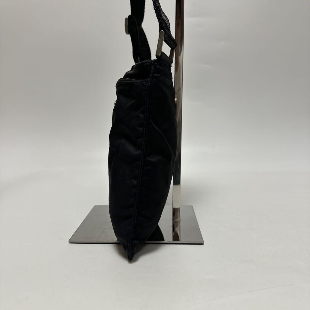 s59     Item Prada Triangle Logo Nylon Black Shoulder Bag Sacoche thumbnail 4