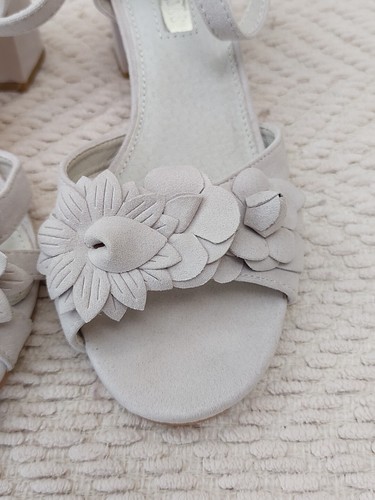 XTI TENTATIONS Talla UK 5 Gris Claro Gamuza Tacones Cordones Usados Una Vez Preloved - Imagen 11 de 24