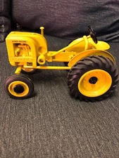 Official Toy  Show 1994 Spec Cast John Deere  "LI" Tractor Collector's edition