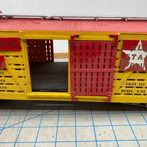 Bachmann G Scale #98171 Emmett Kelly Jr Circus Stock Car - Picture 5 of 24