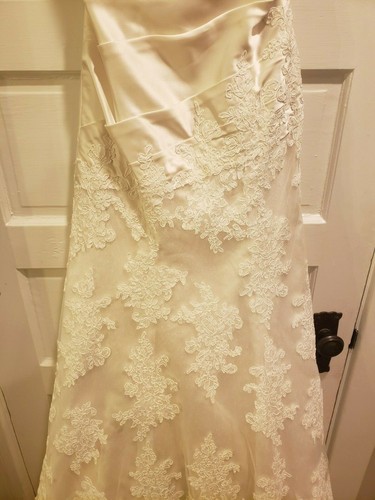 Jacquelin Exclusive #19916 Ivory and Lace Wedding Gown Size 4 - Picture 8 of 11