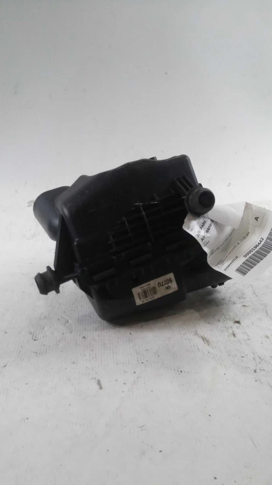 Used Air Cleaner Assembly fits: 2020 Chevrolet Spark Grade A Foto 2 de 4