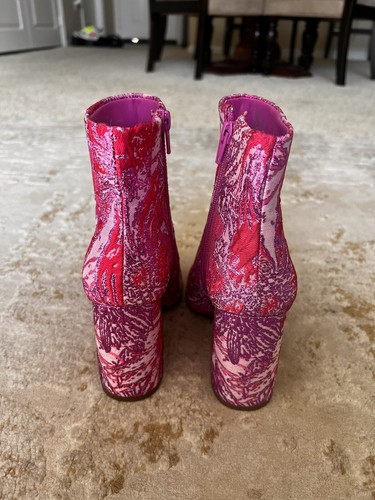 GB Gianni Bini Brocade Block Heel Boots Booties 5.5 Pink Floral Ankle Pointy Toe - Picture 5 of 9