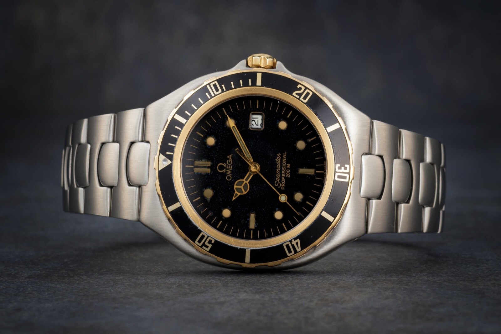 OMEGA Seamaster Men's Black Watch - 396 