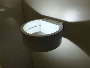 Plafoniere Da Muro Design : Applique da parete tondo luce muro design moderno lampada
