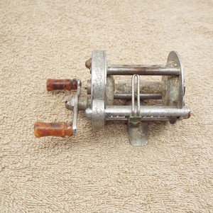 PFLUEGER SKILKAST NO.1953 Vintage fishing reel