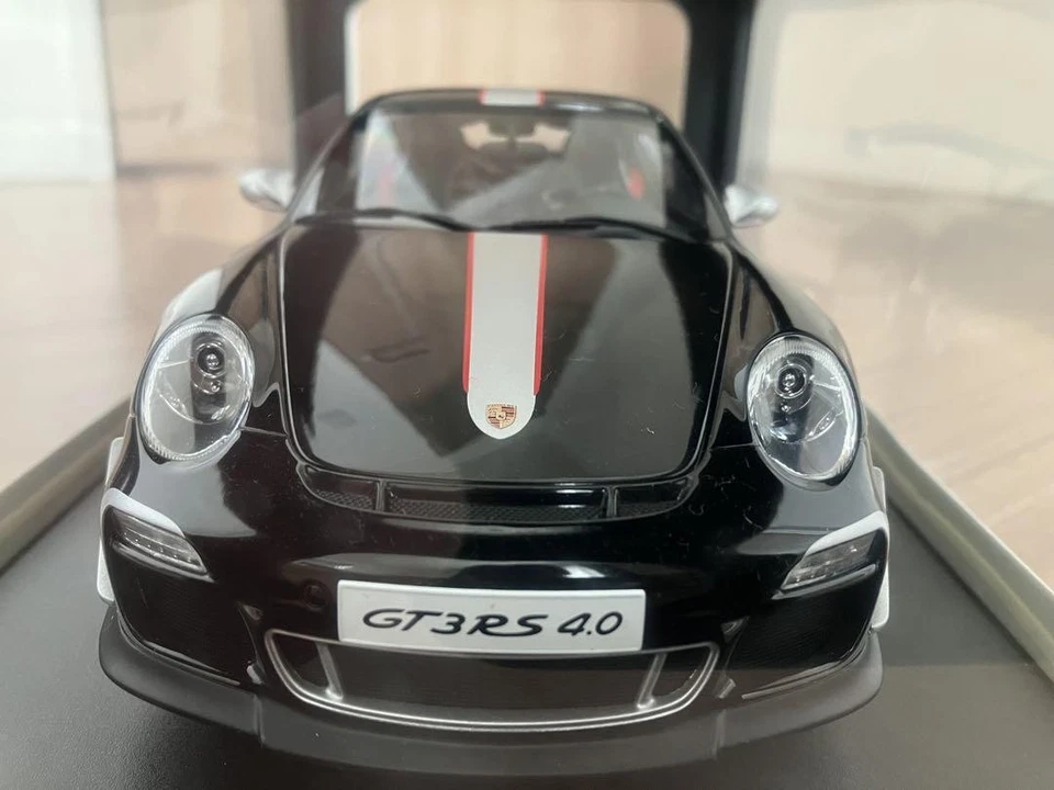 Modellino pressofuso AUTOart Porsche 911 GT3 RS 4.0 scala 1/18 da collezione - Immagine 4 di 4