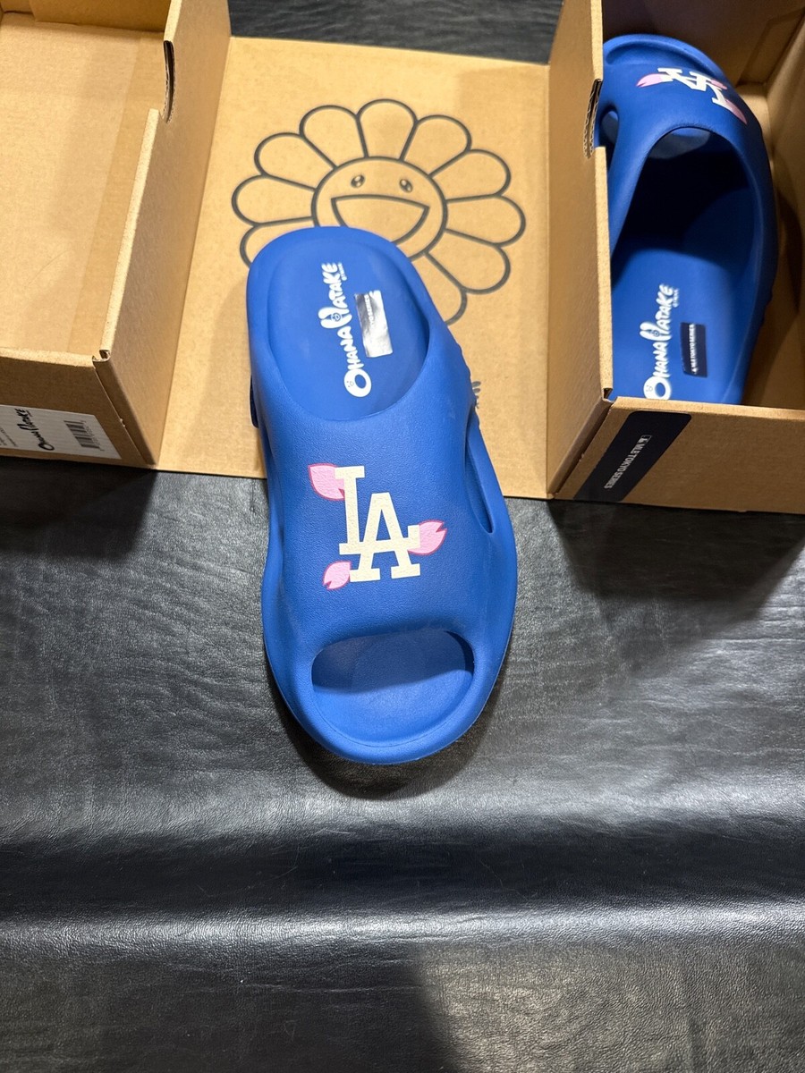 Takashi Murakami MLB Tokyo Series 2025 Los Angeles Dodgers  display picture 1