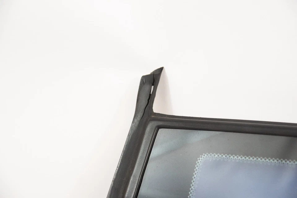 Ventana trasera izquierda BMW E36 318Ti 1994-1999 usada 51368242601 Foto 4 de 4