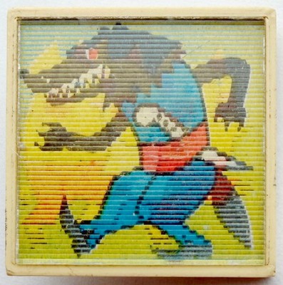 USSR SOVIET STEREO LENTICULAR PIN BADGE. THE THREE LITTLE PIGS. WOLF
