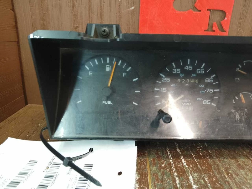 1987 DODGE DAKOTA SPEEDOMETER GAUGE INSTRUMENT CLUSTER  - Imagem 3 de 4